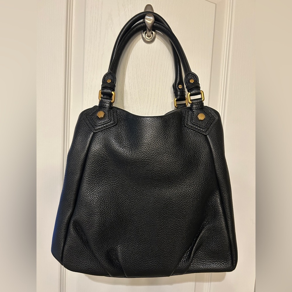 Marc Jacobs Black Leather Shoulder Bag with Gold Accents - Picture 3 of 6
